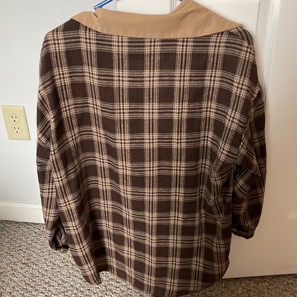 light brown and brown flannel size small, oversized - Picture 2 of 2